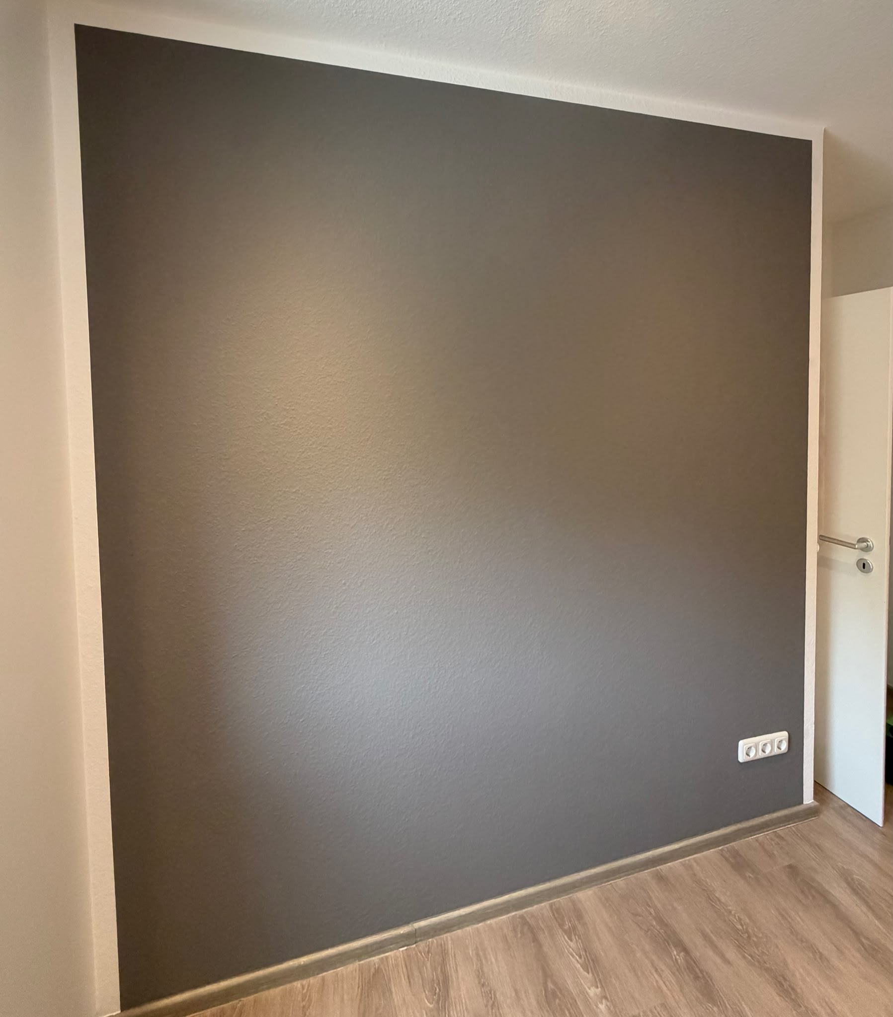 Professionell gestrichene Innenwand